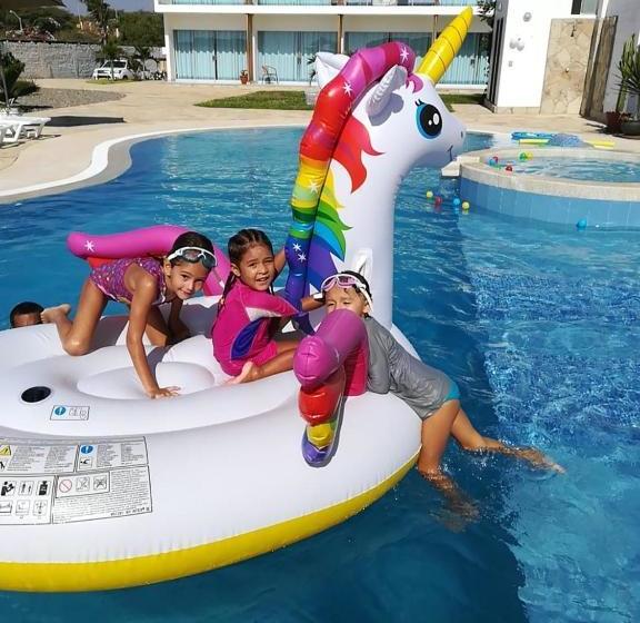 تختخواب و صبحانه Los Vientos De Vichayito