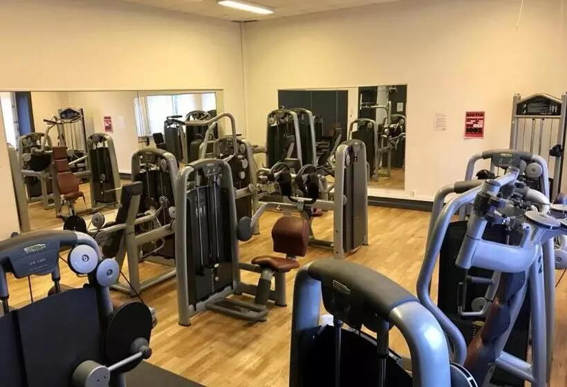 ホテル L Carl Friman