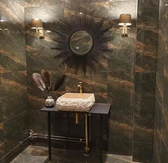 ホテル L Carl Friman