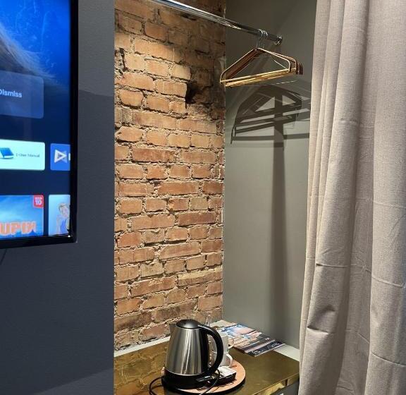 هتل L Carl Friman