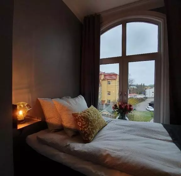 ホテル L Carl Friman