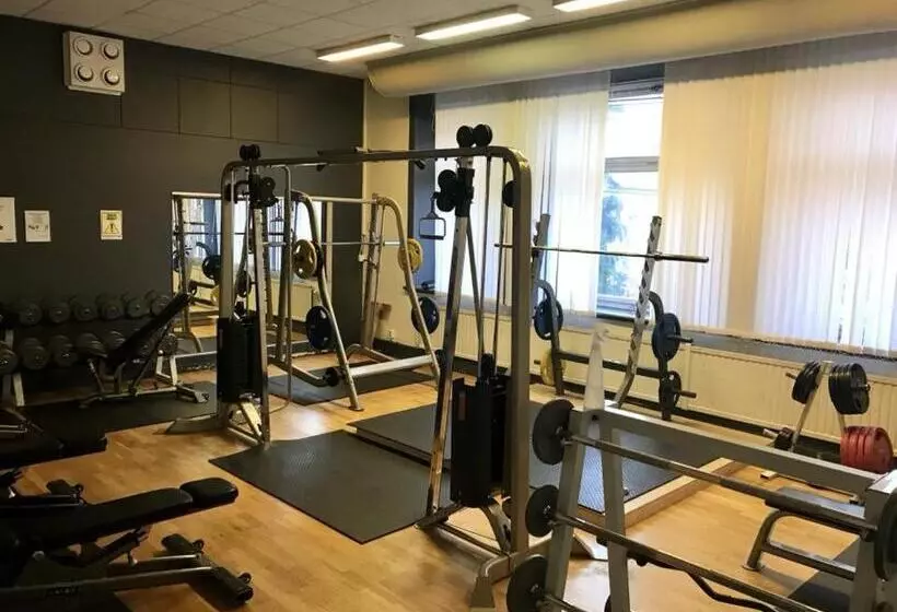 ホテル L Carl Friman