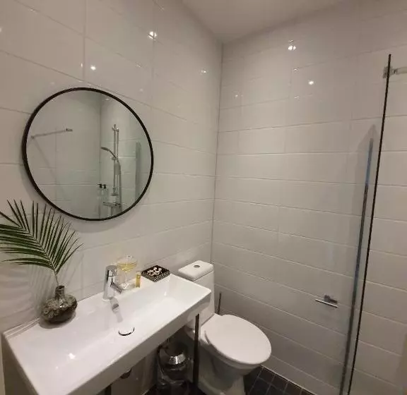 ホテル L Carl Friman