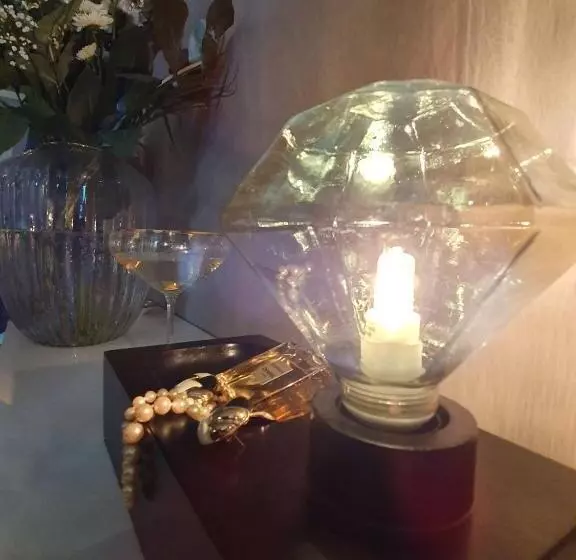 ホテル L Carl Friman