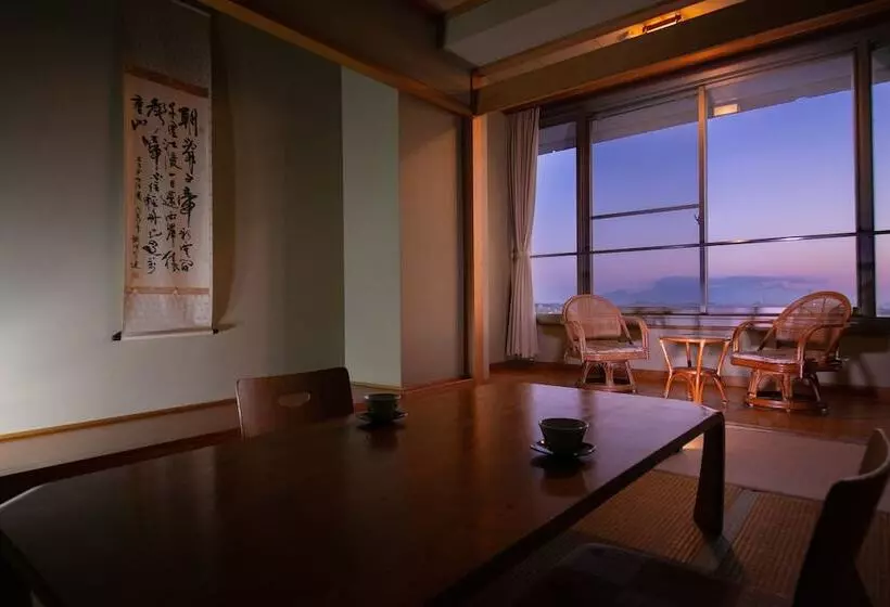 Hotelli Omuta Heights