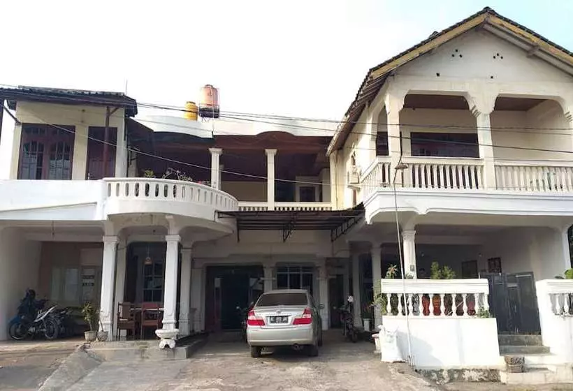 هتل Oyo 1782 Lotus Residence