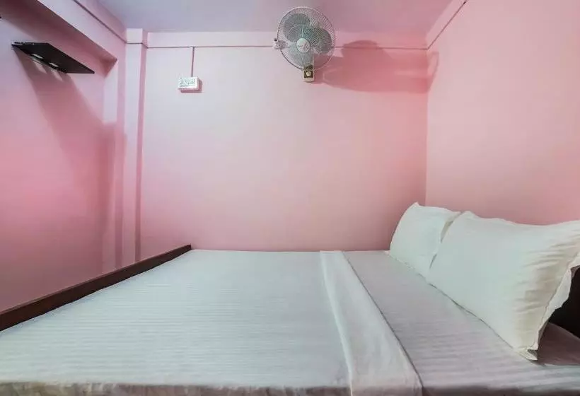 ホテル Spot On 44237 Ganpati Guest House