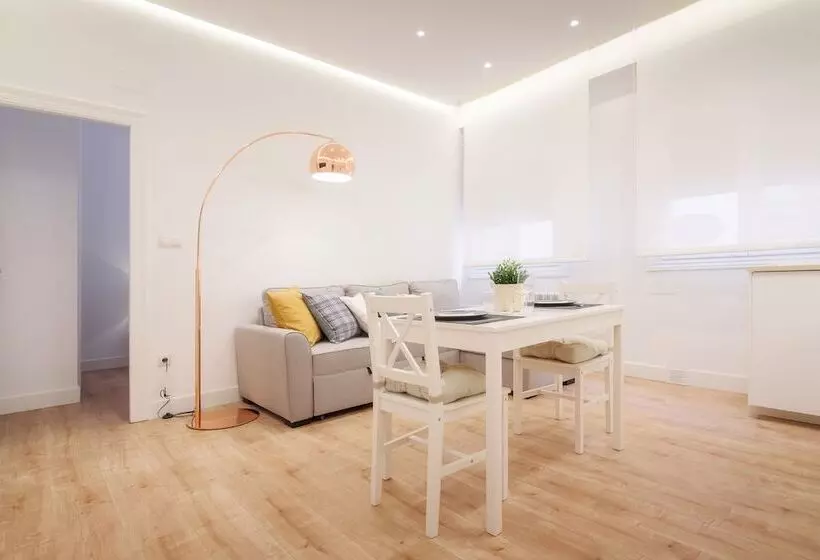 Apartamento Reformado Con Encanto By Theurbanhosts