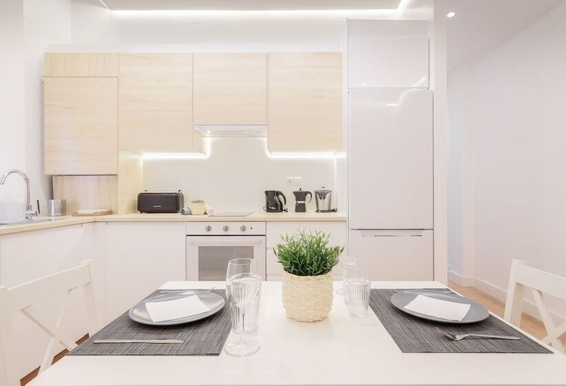 Apartamento Reformado Con Encanto By Theurbanhosts