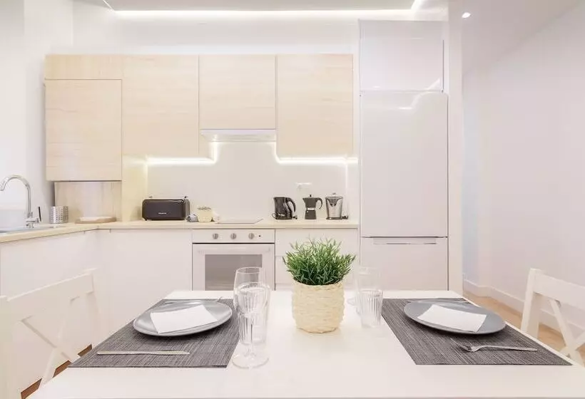 Apartamento Reformado Con Encanto By Theurbanhosts