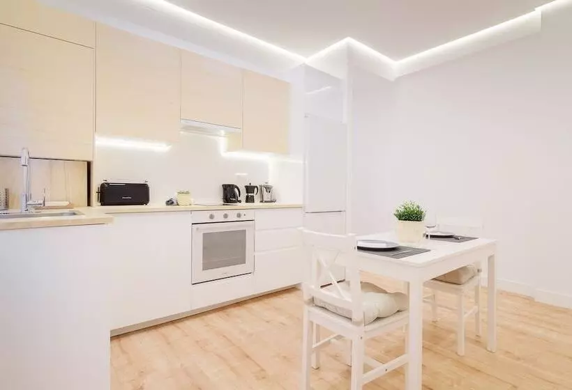 Apartamento Reformado Con Encanto By Theurbanhosts