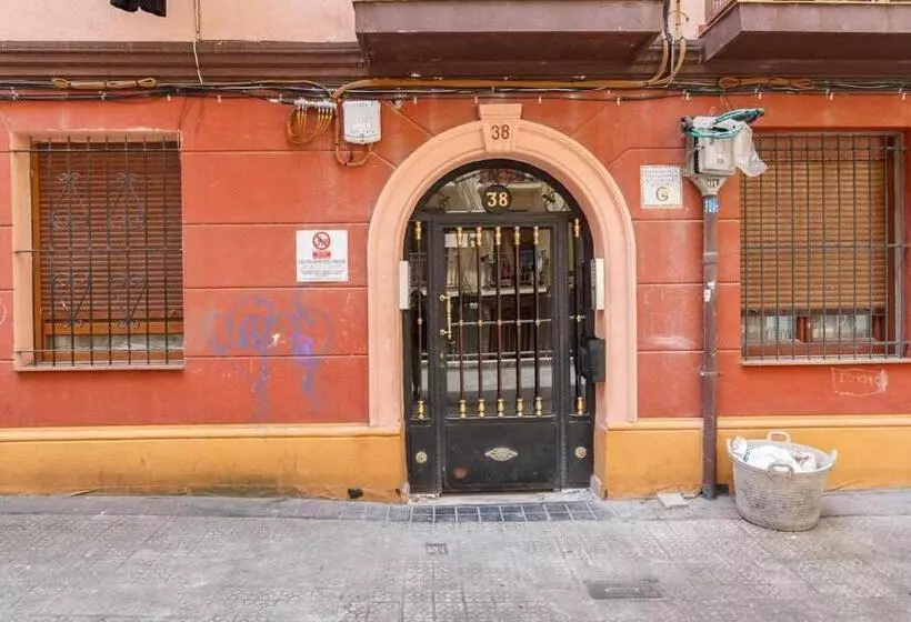 Apartamento Reformado Con Encanto By Theurbanhosts