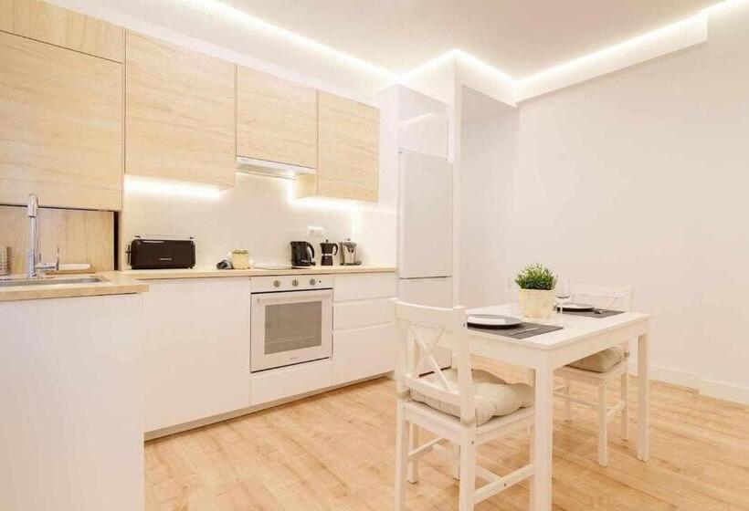 Apartamento Reformado Con Encanto By Theurbanhosts