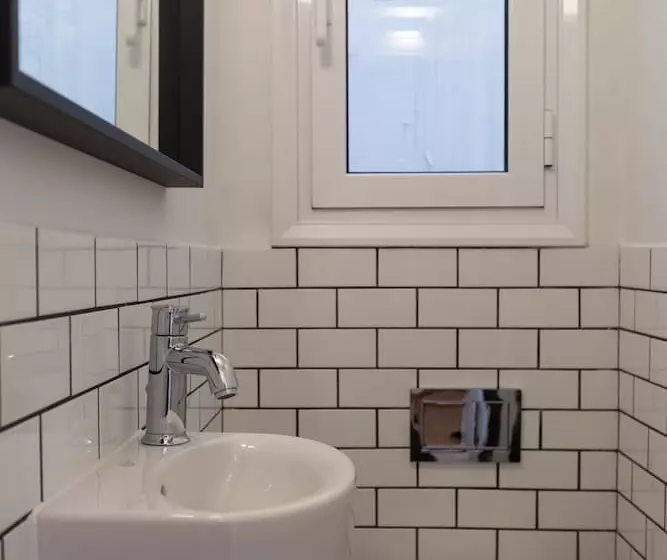 Chic Flat In The Heart Of Athens By Upstreet