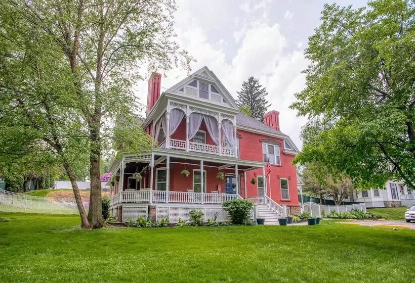 Hatch House Bed & Breakfast