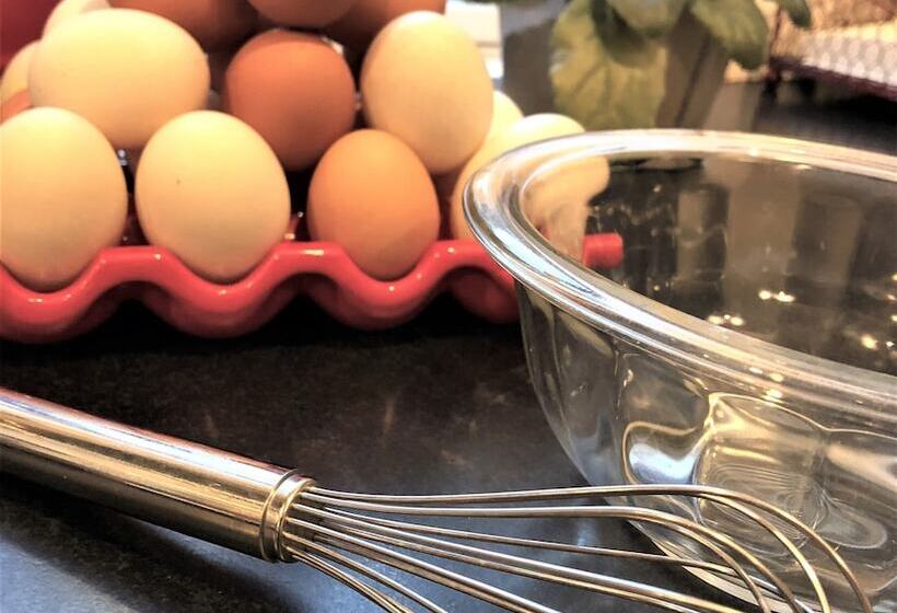 Hatch House Bed & Breakfast