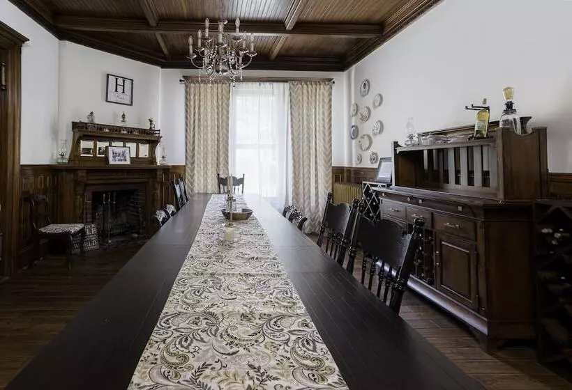 Hatch House Bed & Breakfast