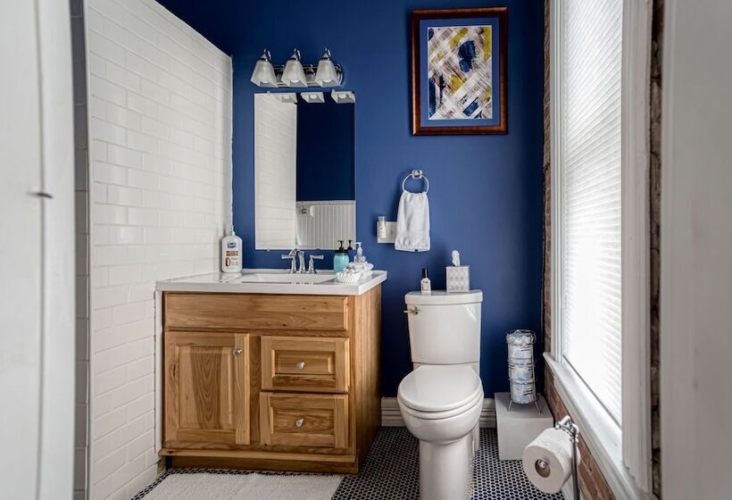 Hatch House Bed & Breakfast