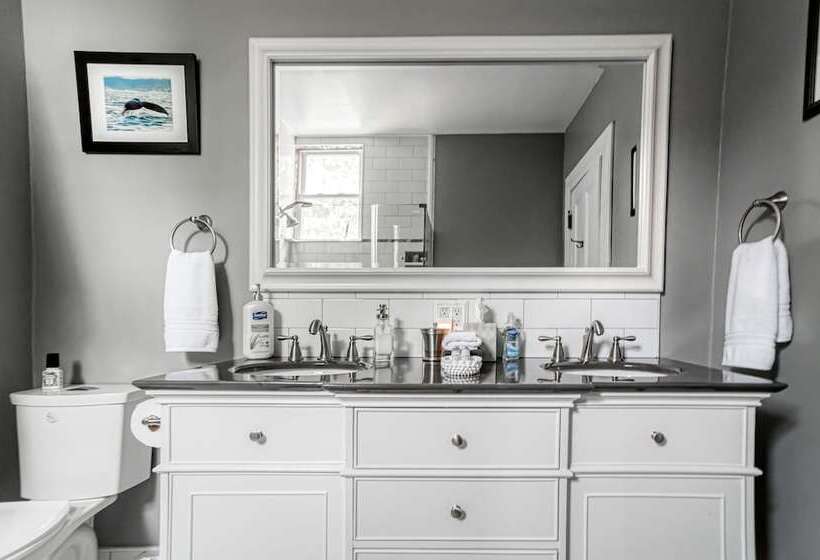 Hatch House Bed & Breakfast