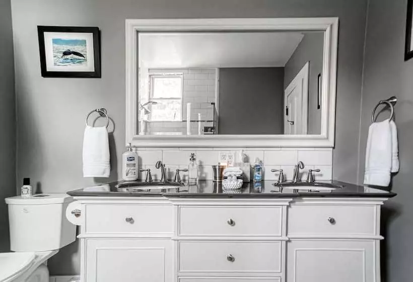 Hatch House Bed & Breakfast