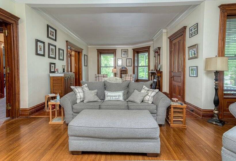 Hatch House Bed & Breakfast