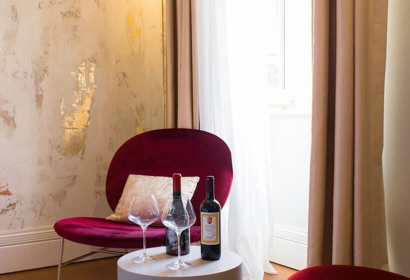 Castellano Hotel & Suites