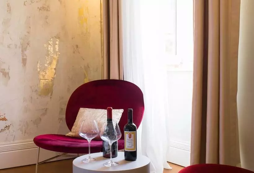 Castellano Hotel & Suites