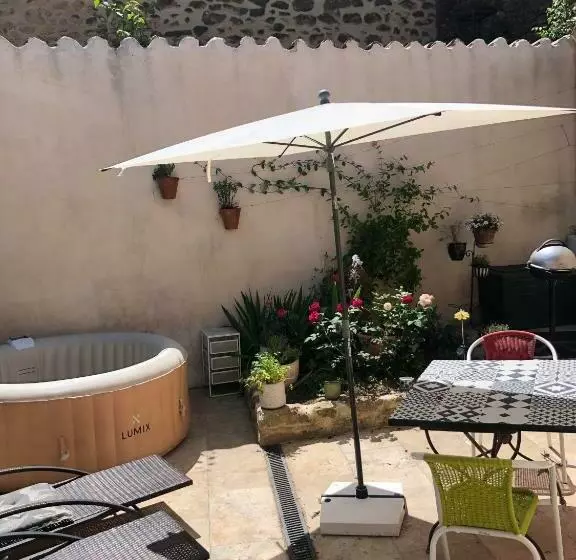 Les Remparts De Lauris Coeur Médiéval Et Patio