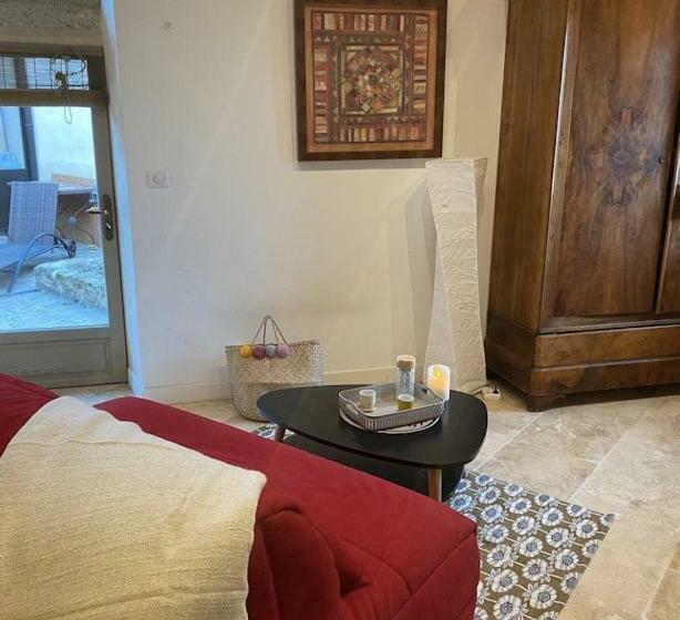 Les Remparts De Lauris Coeur Médiéval Et Patio