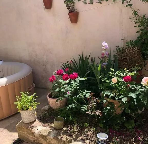Les Remparts De Lauris Coeur Médiéval Et Patio
