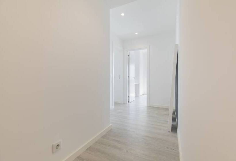 Luxurious Seaview Apartment In Estoril