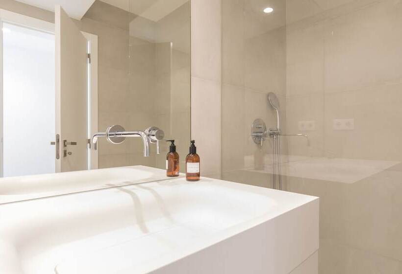 Luxurious Seaview Apartment In Estoril