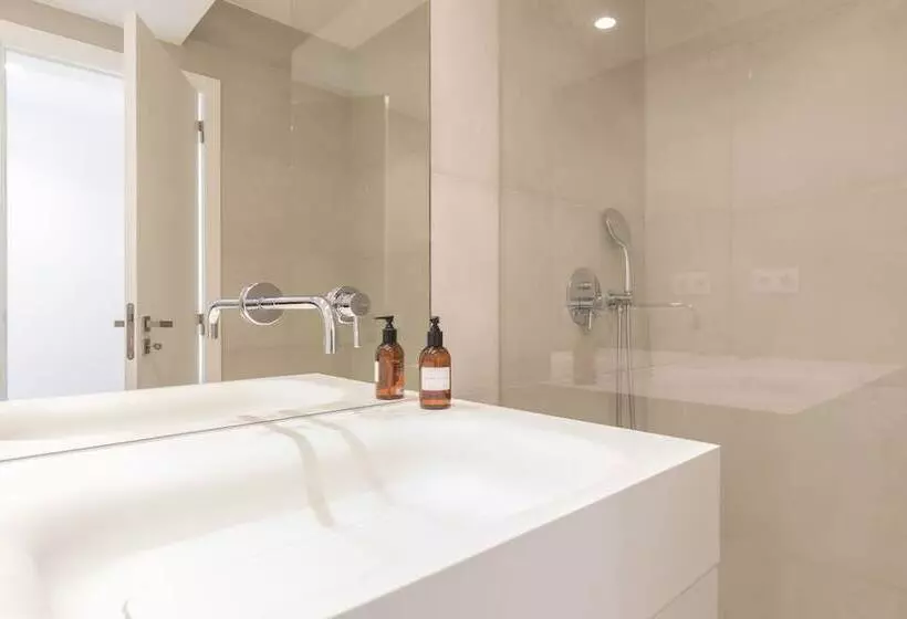 Luxurious Seaview Apartment In Estoril