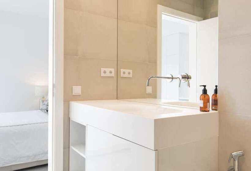 Luxurious Seaview Apartment In Estoril