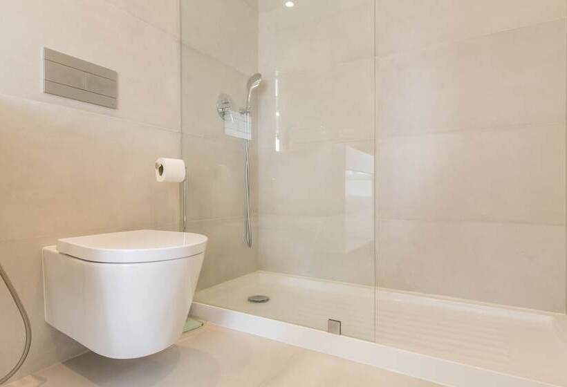 Luxurious Seaview Apartment In Estoril