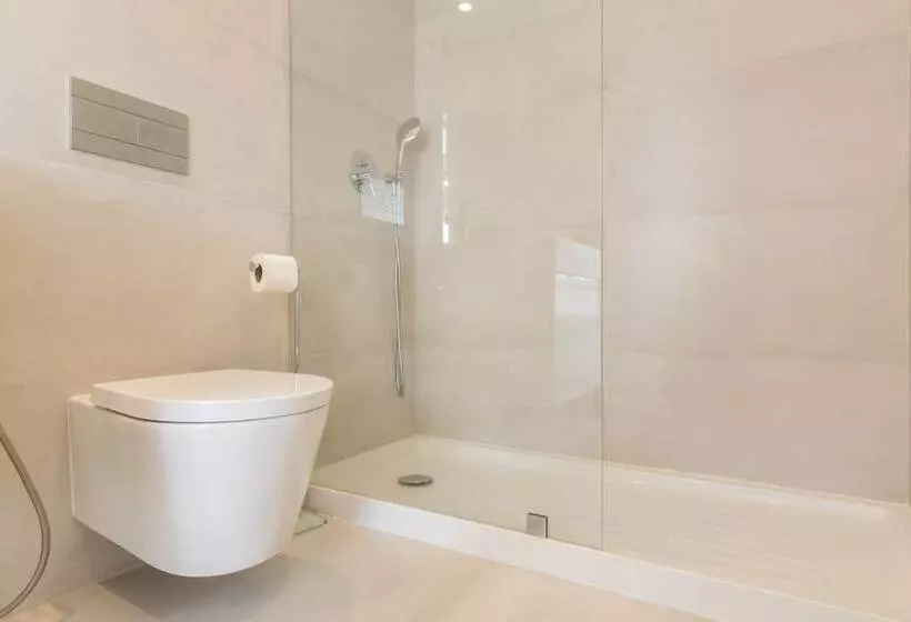 Luxurious Seaview Apartment In Estoril