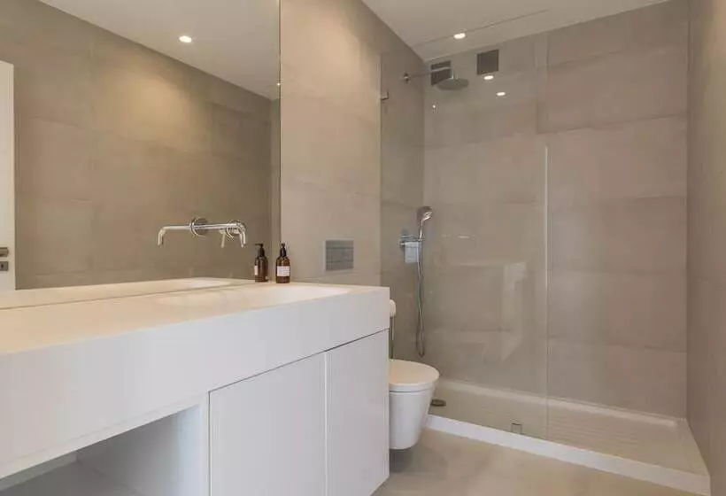 Luxurious Seaview Apartment In Estoril