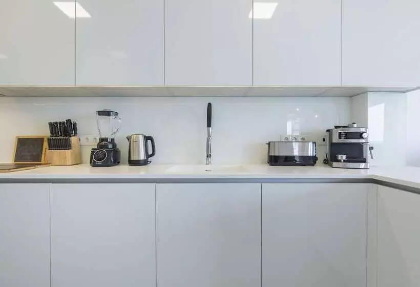 Luxurious Seaview Apartment In Estoril