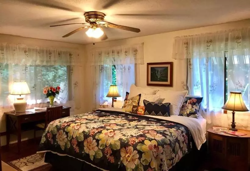 Aamiaismajoitus (B&B) Hale Maluhia Country Inn