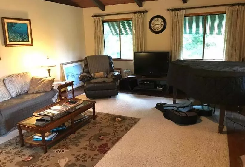 Aamiaismajoitus (B&B) Hale Maluhia Country Inn