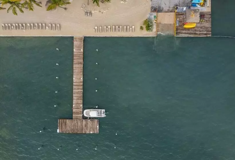 Отель Amara Cay Resort