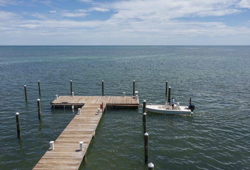 Отель Amara Cay Resort