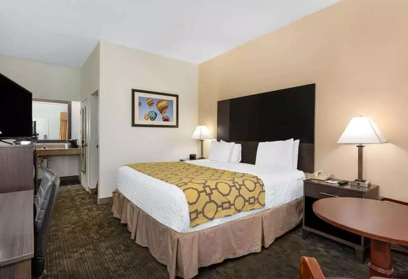 هتل Baymont By Wyndham Tallahassee