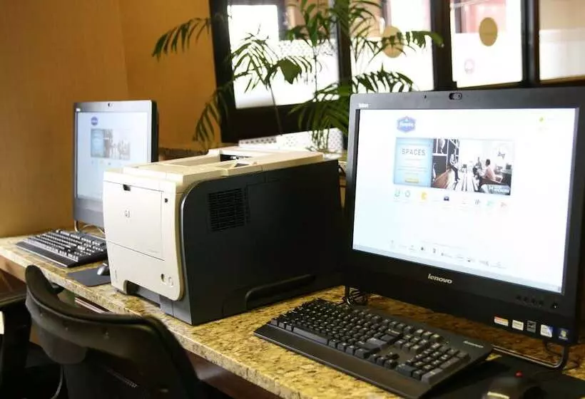 호텔 Hampton Inn Altoona