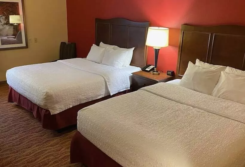 호텔 Hampton Inn Altoona