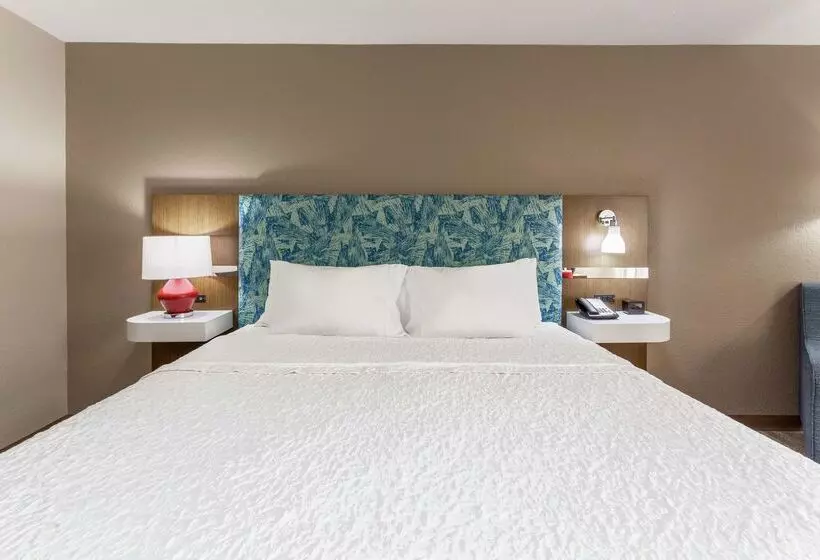 בית מלון כפרי Hampton Inn Biloxi Ocean Springs