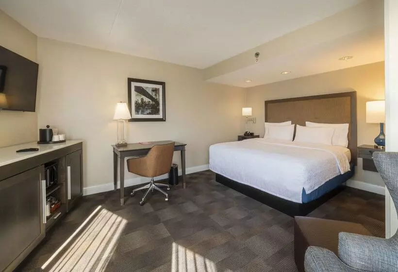 בית מלון כפרי Hampton Inn Carlstadtat The Meadowlands