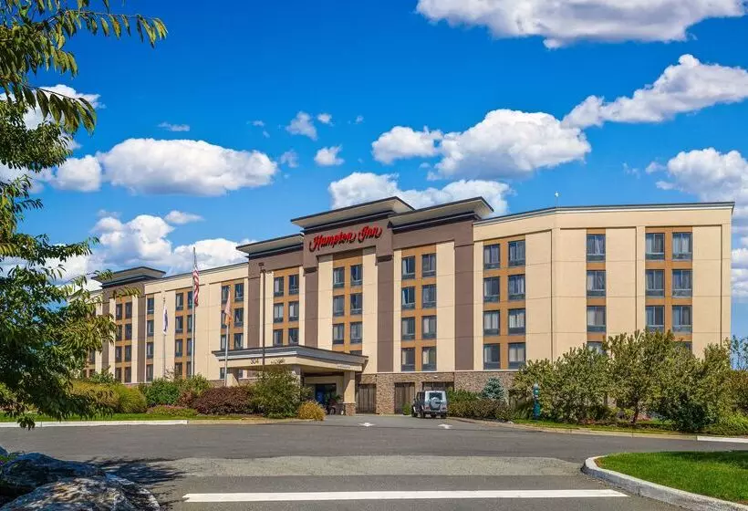 בית מלון כפרי Hampton Inn Carlstadtat The Meadowlands