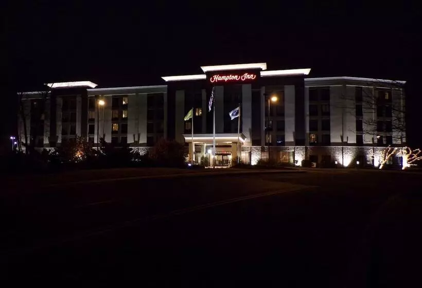 בית מלון כפרי Hampton Inn Carlstadtat The Meadowlands