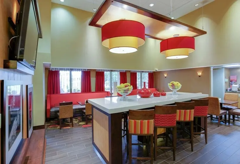 ホテル Hampton Inn Chester South
